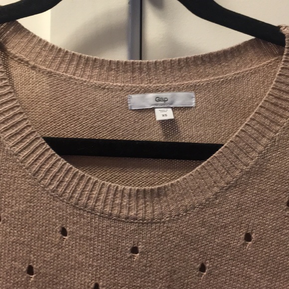Gap tan sweater with cut outs - Picture 2 of 2